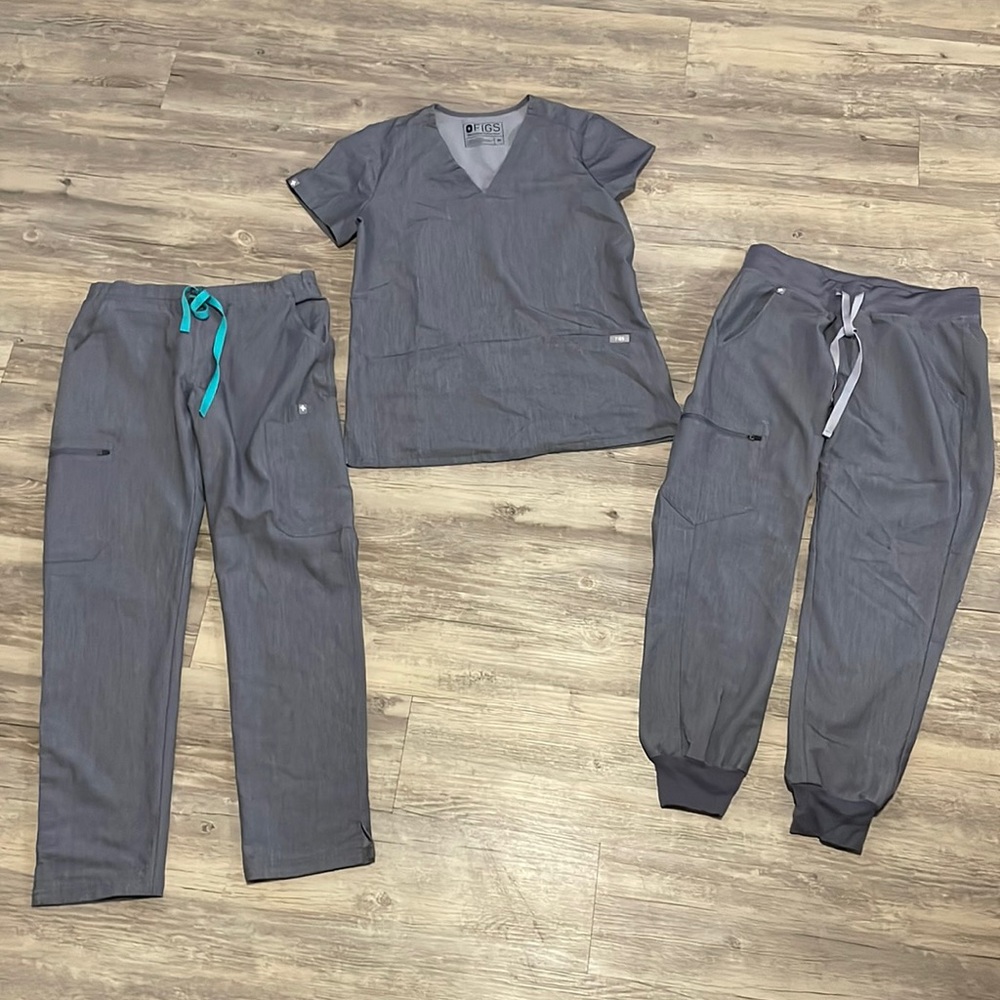 FIGS Scrub Set